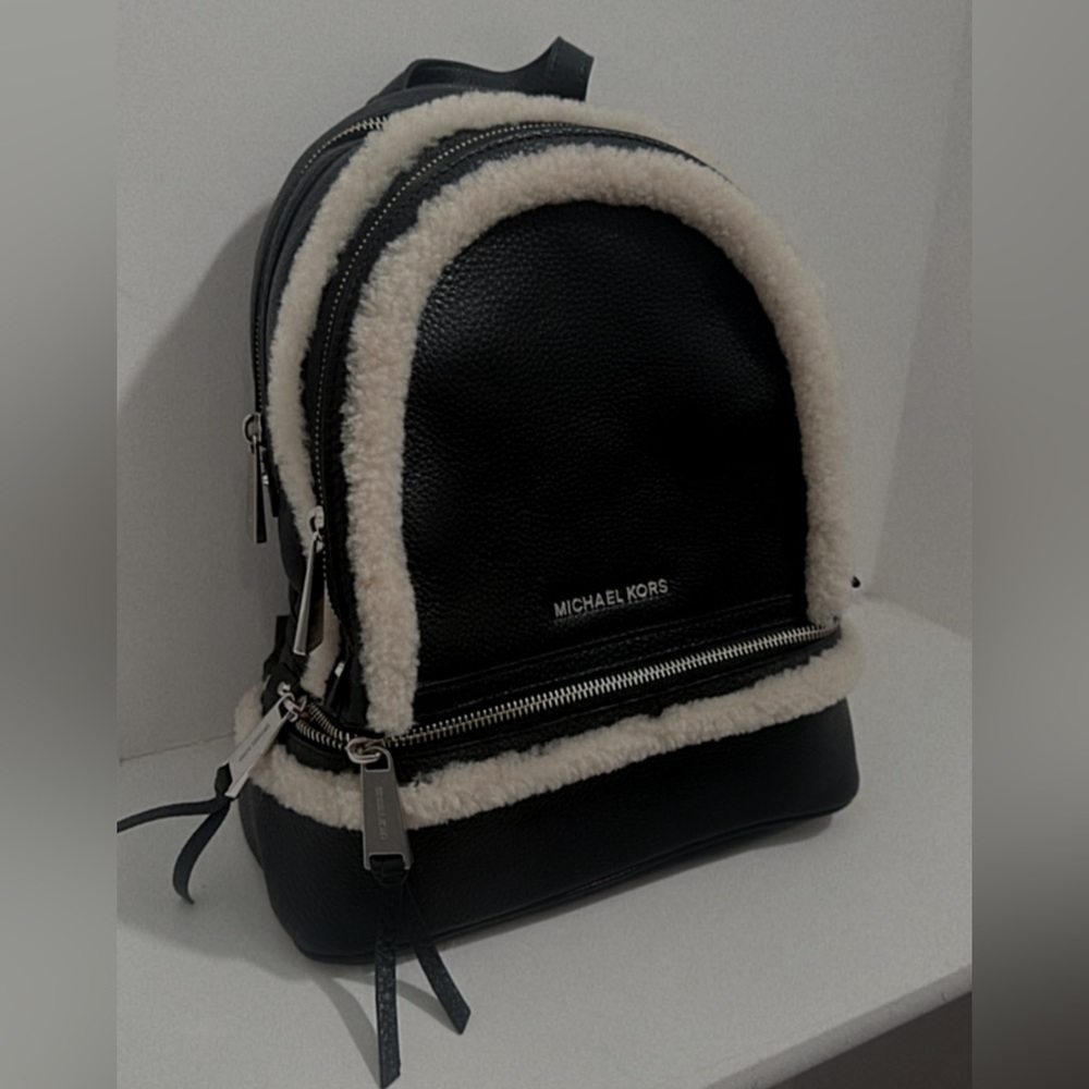 Michael Kors Rhea Zip medium leather backpack black